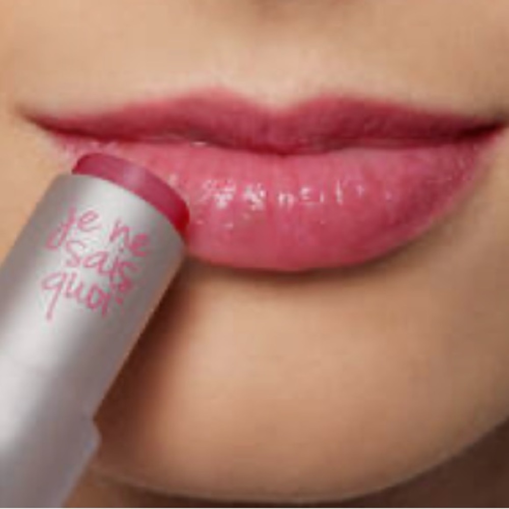 ♣️🌙It Cosmetics Je Ne Sais Quoi Rose Lip Treatment